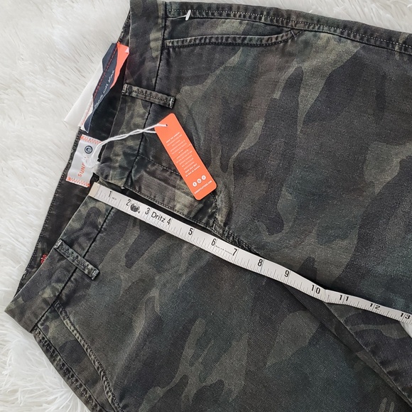 Sundry Camouflage Shorts 24 - Picture 7 of 11